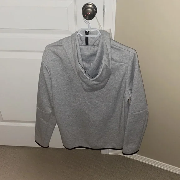 Nike tech jacket - Picture 2 of 4